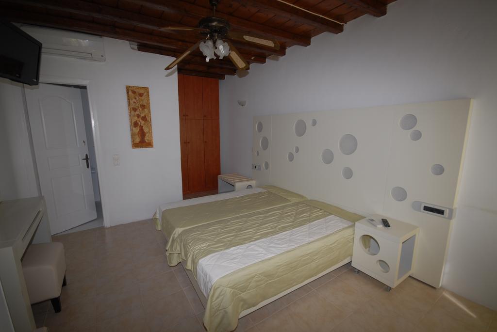 Adonis Rooms Kalo Livadi Exterior foto