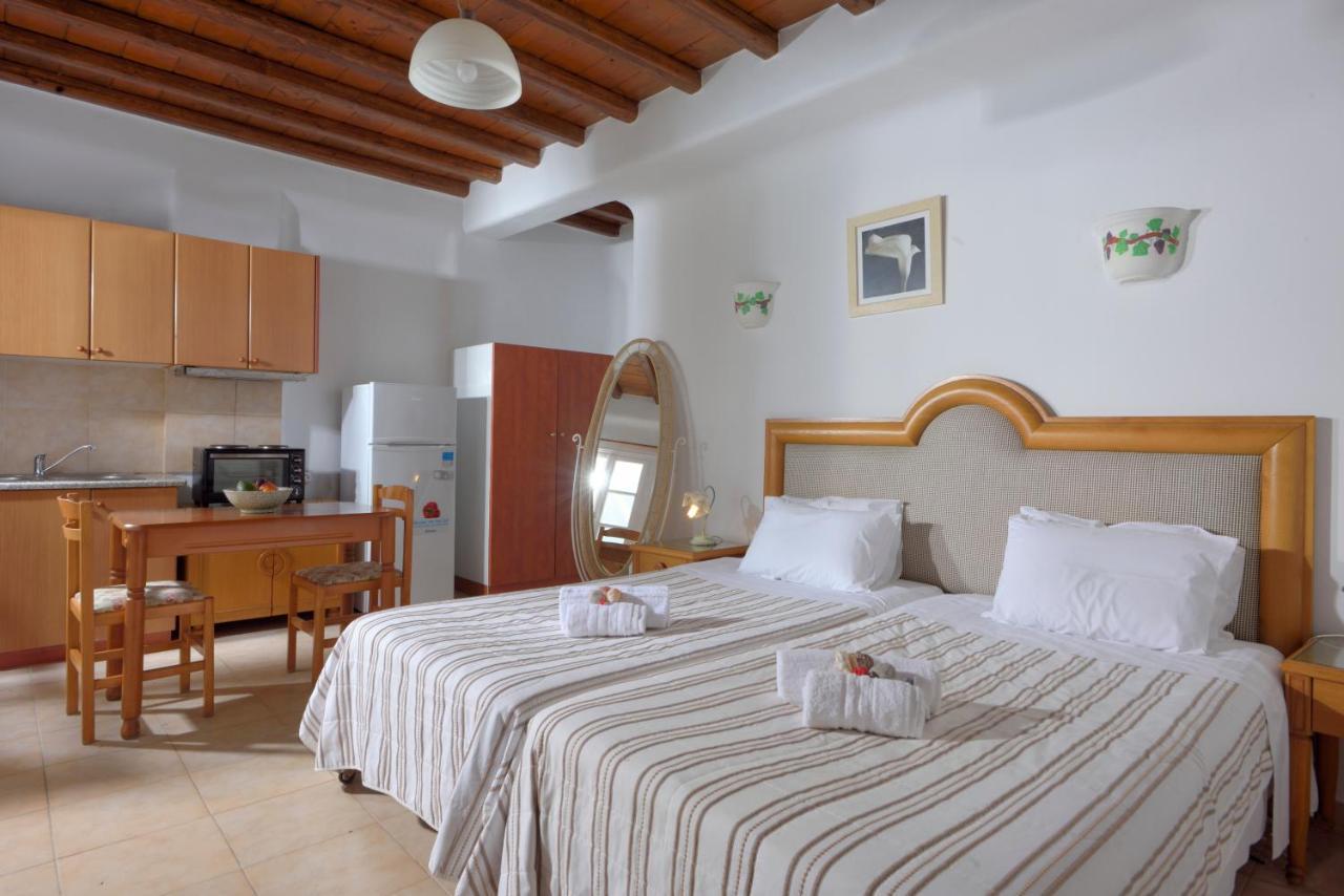 Adonis Rooms Kalo Livadi Exterior foto