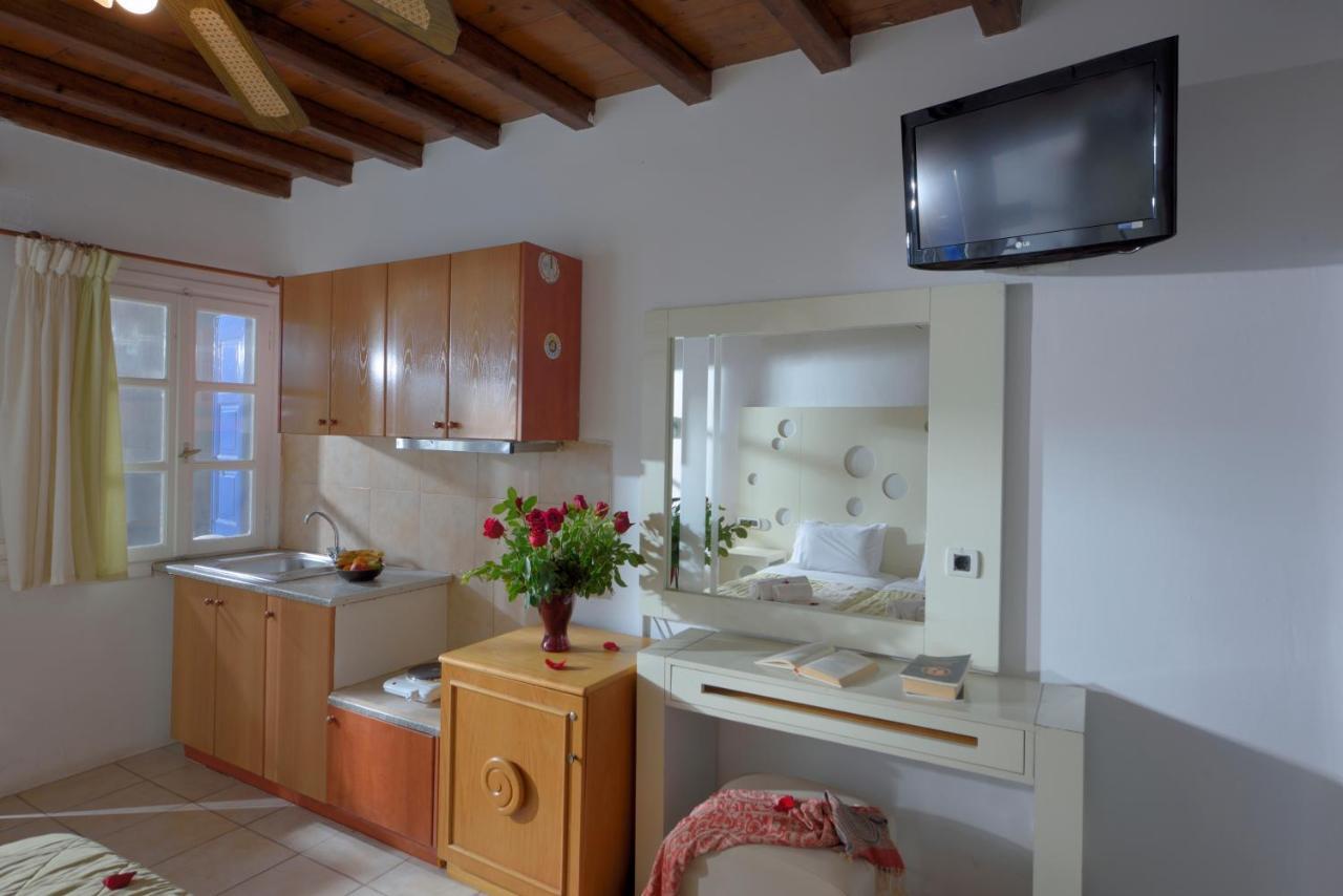 Adonis Rooms Kalo Livadi Exterior foto